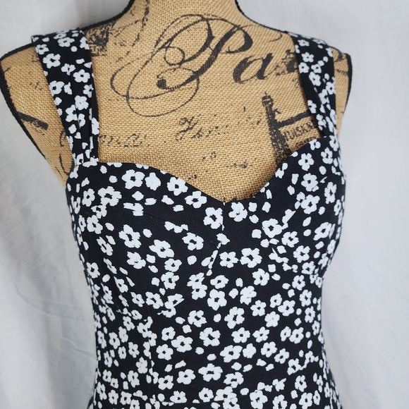 Vtg‎ GAP Size Small B&W Floral Lenzing Ecovero Sweetheart Smocked Mini Sundress - Picture 6 of 10